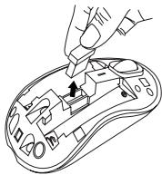 TARGUS WIRELESS OPTICAL LAPTOP MOUSE - Instalarea bateriilor - 2