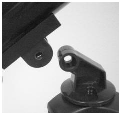 CELESTRON POWERSEEKER 76AZ - Fixation du tube du téléscope sur la monture - 5