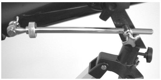 CELESTRON POWERSEEKER 76AZ - Anbringen des Teleskoptubus an der Montierung - 3