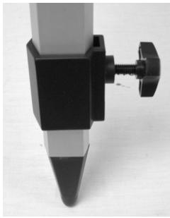 CELESTRON POWERSEEKER 76AZ - Cómo ensambar el tripode - 6