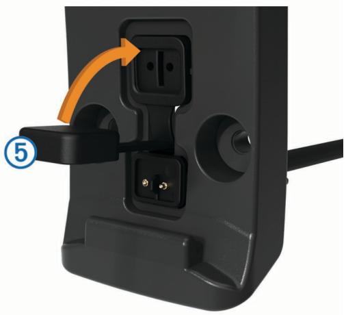 GARMIN ZUMO 395 - Installation des cables d'alimentation sur le support de montage pour moto - 3