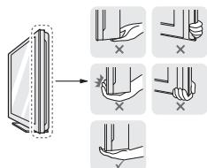 LG 55C6V - Lifting and moving the TV - 2