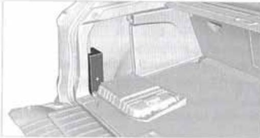 BMW X5 2006 - Trousse de premiers   secours* - 1