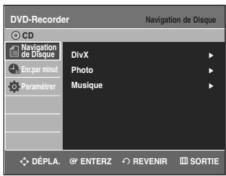 SAMSUNG DVD-R135 - Insérez le disque au format MPEG4 dans le tiroir disque. - 1