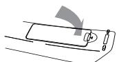 SAMSUNG DVD-R170 - Insertion des piles dans la télécommande - 5