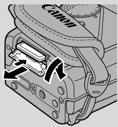 CANON ELURA 2 - Inserting and removing the MultiMediaCard - 3