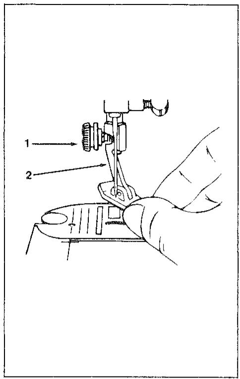 SINGER RUBY 9453 - COMMENT POSER LE PIED PRESSEUR AVEC TALON - 1
