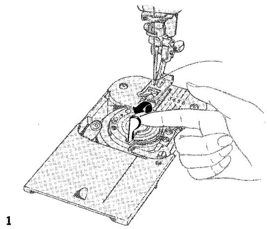SINGER 720 - Removing Bobbin - 1