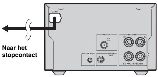 YAMAHA MCR-232 - Het netsnoer aansluiten - 1
