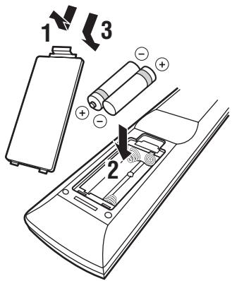 YAMAHA MCR-640 - Installazione delle batterie nel telecomando - 1
