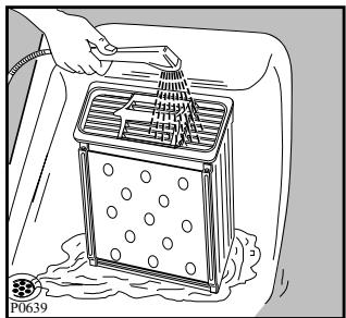 ARTHUR MARTIN ADC5305 - Nettoyage du condenseur d'air - 4