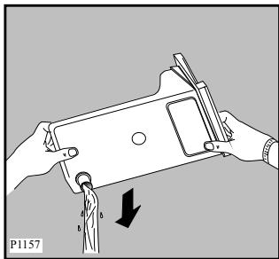 ARTHUR MARTIN ADC5305 - Vidange du bac d'eau de condensation - 2