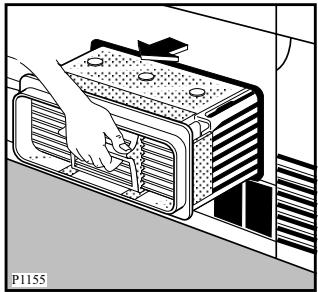 ARTHUR MARTIN ADC5305 - Nettoyage du condenseur d'air - 3