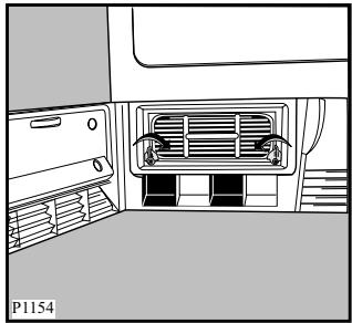 ARTHUR MARTIN ADC5305 - Nettoyage du condenseur d'air - 2