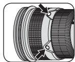 NIKON AI-S ZOOM-NIKKOR ED 200-400MM F/4 - Scherpstelselectieknop en scherpstelknop (Zie p. 108 voor compatibile camera's.) - 2