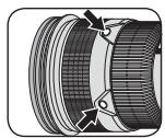 NIKON AI-S ZOOM-NIKKOR ED 200-400MM F/4 - ■ Fokus-Betriebswahlschalter und Fokus-Betriebstaste (Eine Listekompatibler Kamerasfinden Sie auf S.38.) - 2