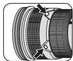 NIKON AI-S ZOOM-NIKKOR ED 200-400MM F/4 - Prepinač režimov zaostrovania a funkné tlacidlo zaostrovania (na strane 150 sa nachadza zoznam kompatibilnych fotoaparátov) - 2