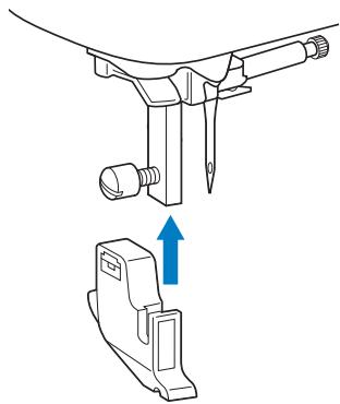 BROTHER F410 - Attaching the presser foot holder - 4
