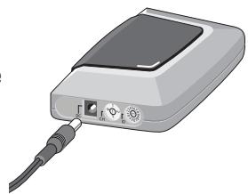 PHILIPS SBCLI900 - Aansluiten van de netadapter - 1