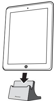 PIONEER X-CM31-N - Connettere iPod/iPhone/iPad using il supporto in dotazione. - 2