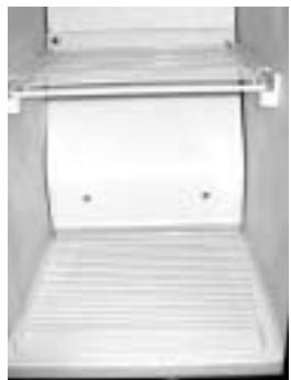 WHIRLPOOL LAVE-VAISSELLE 1 POSE LIBRE SUPREME CLEAN WRFE2816 - Positionnement des grilles dans le compartment connélateur (selon le modele). - 6