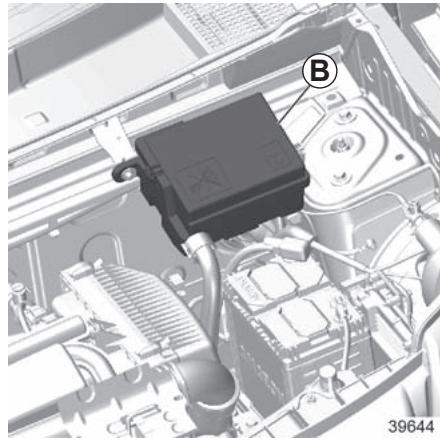 RENAULT KWID - Removing the fuses - 3