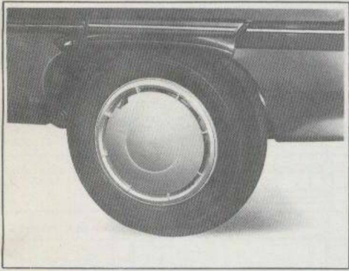 RENAULT R11 - Enjoliveurs - 1