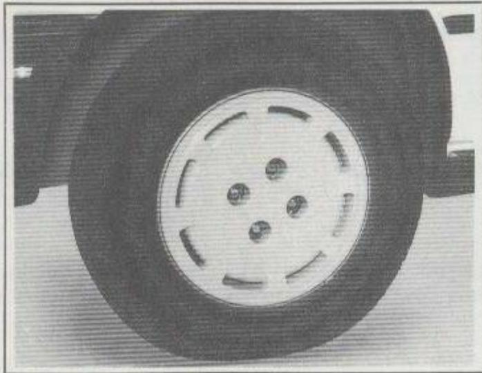 RENAULT R11 - Enjoliveurs - 5
