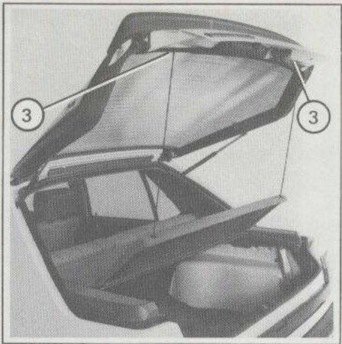 RENAULT R11 - Remise en place de l'assise arrriere - 1
