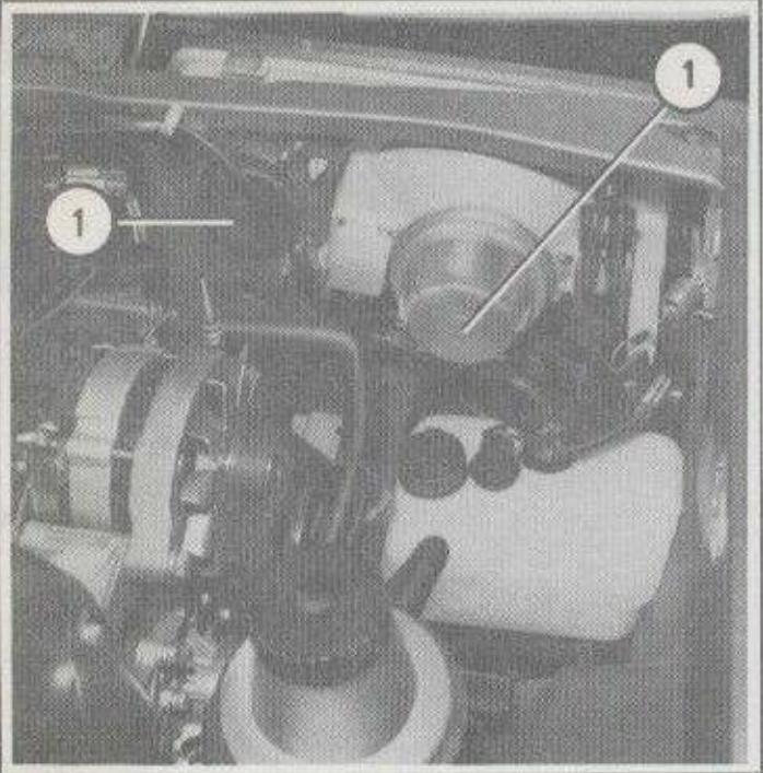 RENAULT R11 - Après tout changement de lampes de projecteurs - 1