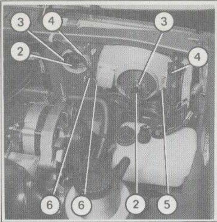 RENAULT R11 - Après tout changement de lampes de projecteurs - 2