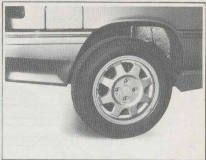 RENAULT R11 - Enjoliveurs - 3
