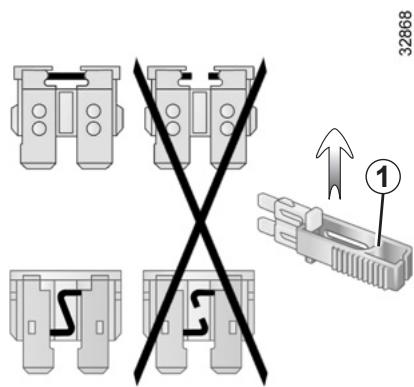 RENAULT SCENIC 3 2011 - Compartment à fusibles - 3
