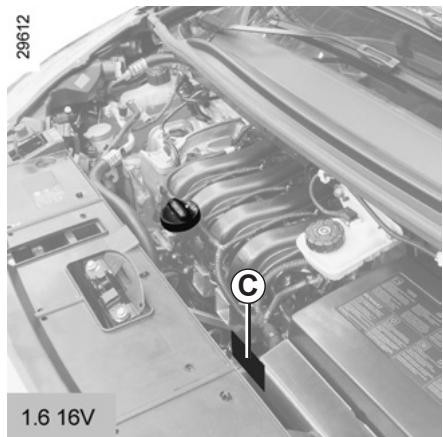 RENAULT SCENIC 3 2011 - PLAQUES D'IDENTIFICATION MOTEUR (1/2) - 2