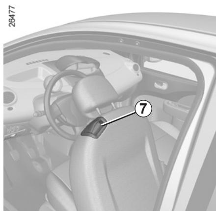 RENAULT TWINGO 2 2011 - Accès aux places arrêté - 1