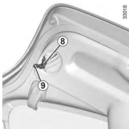 RENAULT TWINGO 2 2012 - FEUX ARRÊIRE : remplacement des lampes (2/4) - 3