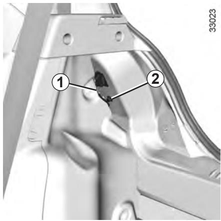 RENAULT TWINGO 2 2012 - FEUX ARRÊIRE : remplacement des lampes (1/4) - 1
