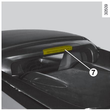 RENAULT WIND 2010 - FEUX ARRÈRE ET LATERAUX : remplacement des lampes (2/3) - 1