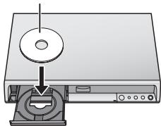 PANASONIC DMR-EH65 - Appuyez sur [▲ OPEN/CLOSE] sur l'appareil principal pour ouvrir le plateau, et introduisez un disque. - 1