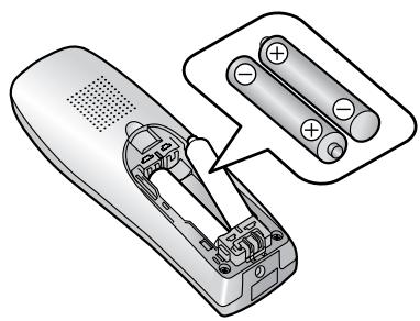 PANASONIC KXFC235G - Einsetzen der Akkus - 1