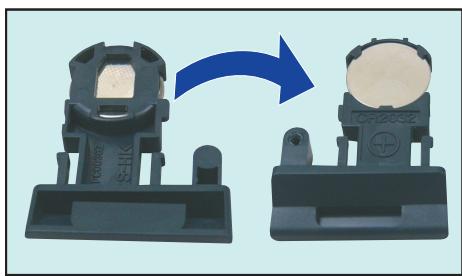 PANASONIC DP-C323 - Retirez le support de la pile. - 2