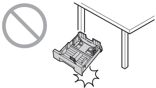 PANASONIC KX-MB771FR - Précaution d'utilisation du bac d'alimentation - 1