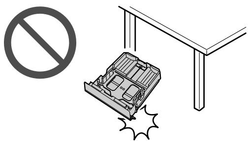 PANASONIC KX-MB1500 - Précaution d'utilisation du bac d'alimentation - 1