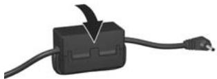 HP PHOTOSMART R607 - Fixation de l'anneau de ferrite au cordon de l'adaptateur secteur - 3