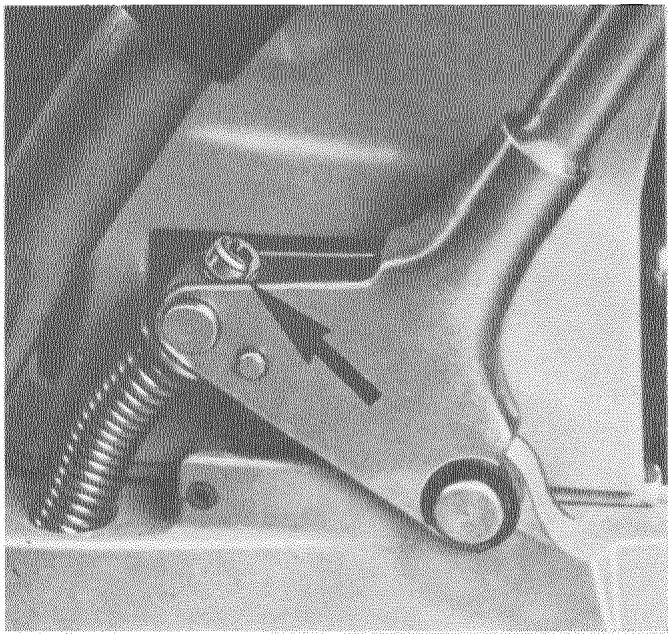 HUSQVARNA CHAINSAWS - Réglage de frain de chaine - 1