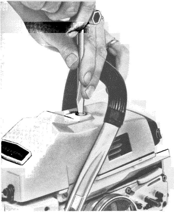 HUSQVARNA CHAINSAWS - Nettoyage du démarreur et du ventilateur - 5