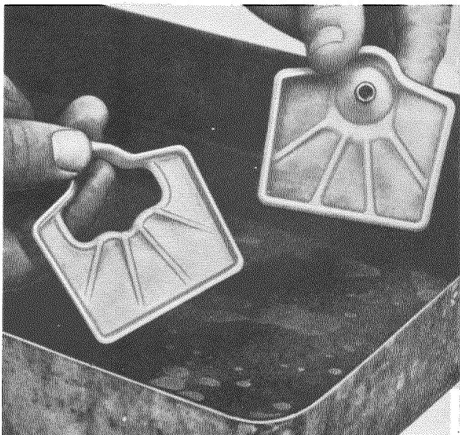 HUSQVARNA CHAINSAWS - Nettoyage du filtré à air - 4