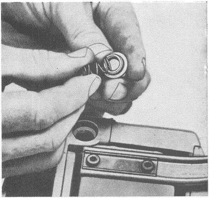 HUSQVARNA CHAINSAWS - Nettoyage du filtré à huile - 2