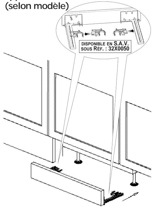BRANDT VE305WE1 - Montage de la plinthe régiable sur apparéil encasirable - 1