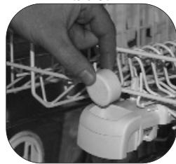 BRANDT DWE500 - Adding the detergent - 1